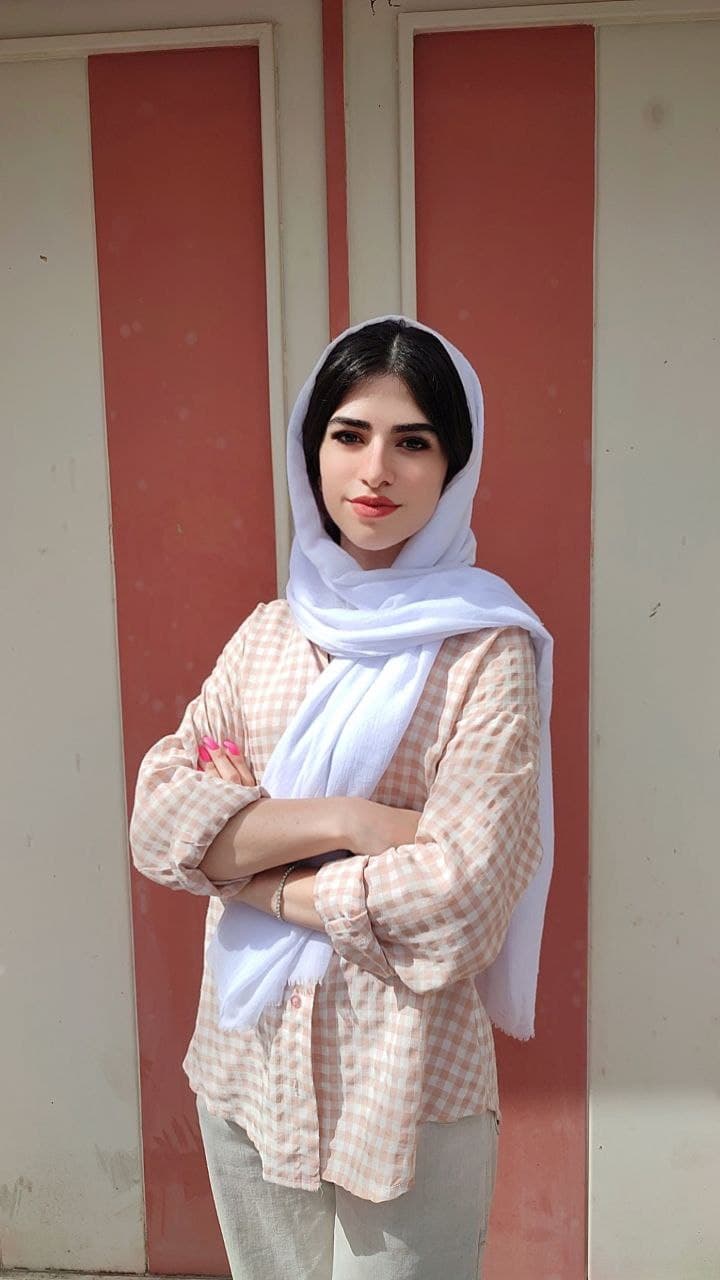 نگین اسدی‌
